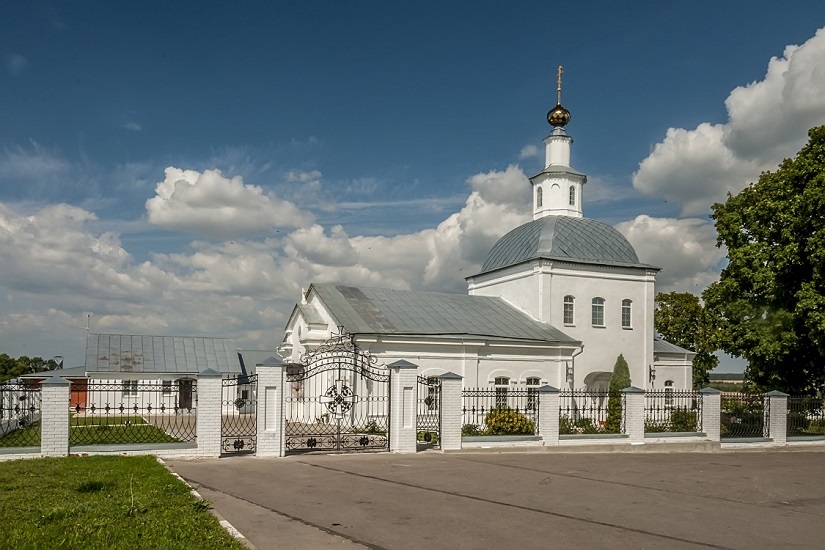 Были ли вы в Себино – на родине святой блаженной Матроны Московской? Здесь, в Церкви Успения Пресвятой Богородицы, маленькую Матронушку крестили, здесь она причащалась, сюда приходила молиться. Сохранилась купель, в которой крестили блаженную. Верующие...