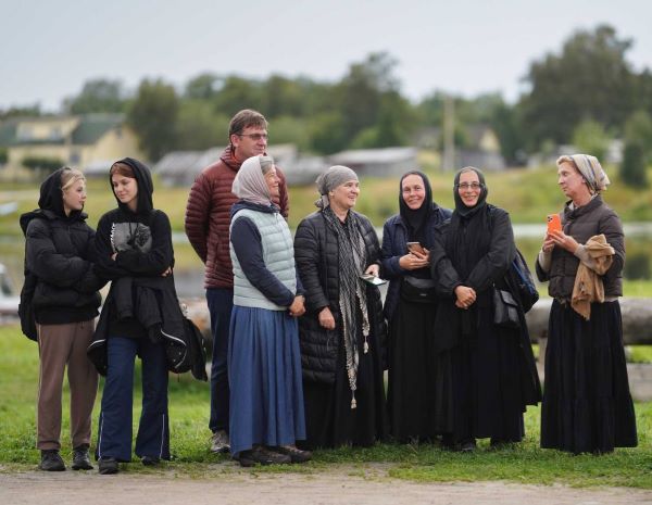 Сегодня день поминовения всех православных христиан, безвинно богоборцами убиенных или безвинно пребывавших в заключении. Вечная память. Помоги нам, Господи, не грешить и помнить родную историю, чтобы не потерять свою страну. СОЛОВКИ. Продолжение.  19 ...