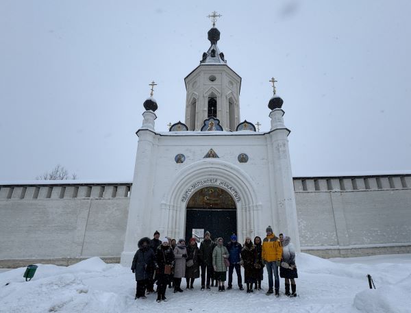 ВСПОМИНАЯ ПОЕЗДКУ В ТВЕРЬ И СТАРИЦУ В ДЕКАБРЕ 2023 г.  3 декабря мы поехали в древний город Старица. Здесь мы посетили Успенский мужской монастырь – место подвигов святителя Иова, первого патриарха Московского. Корни Старицкой Успенской обители лежат ...