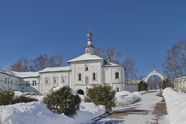 Преподобный Косма Яхромский, память которого празднует сегодня православная Церковь,родился в семье богобоязненных и благочестивых бояр на территории Владимирской губернии,между городами Владимир и Юрьев. С детства родители воспитывали будущего святого...