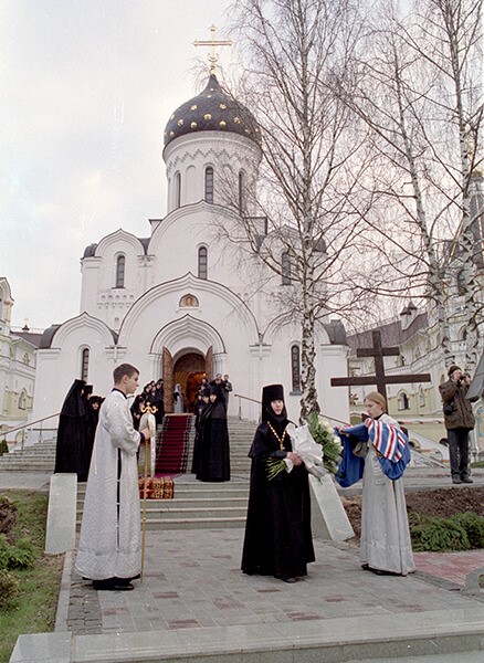 ПАЛОМНИЧЕСТВО В БЕЛОРУССИЮ.  СВЯТО-ЕЛИЗАВЕТИНСКИЙ МОНАСТЫРЬ. Белорусская православная церковь богата не только древними обителями, но новыми. Минскому Свято-Елизаветинскому женскому монастырю скоро исполнится 30 лет. Вроде немного, но как насыщены эти ...