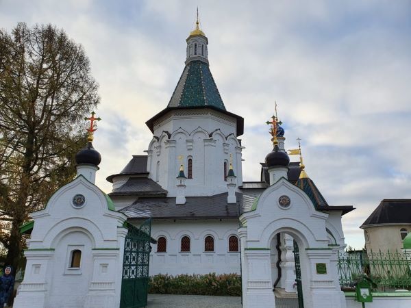 ХРИСТОС ВОСКРЕСЕ! ВОИСТИНУ ВОСКРЕСЕ! Вблизи знаменитого Ново-Иерусалимского монастыря, немного вверх по течению реки Истры находится древнее село Никулино.История села тесно связана с Патриархом Никоном и является неотъемлемой частью«Русской Палестины»...