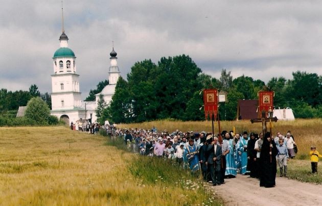 Успенский Колоцкий монастырь – один из старейших Московской епархии, частичка Святой Руси. Над созданием обители потрудился благоверный князь Андрей Дмитриевич Можайский, сын Димитрия Донского. История обители неотделима от славной истории нашего ...