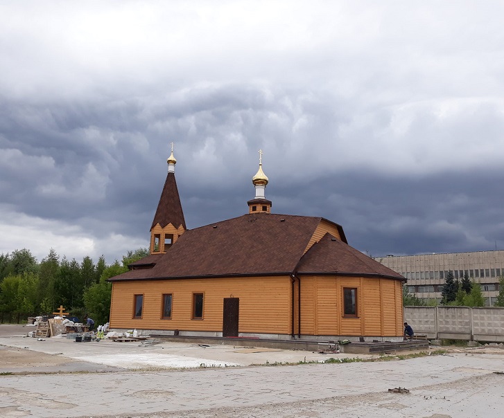 Христос Воскресе, дорогие братья и сестры! В день равноапостольных Мефодия (885) и Кирилла (869), учителей Словенских, расскажем о самом молодом приходе в Москве в честь этих великих святых – при Московском Государственном Университете им. М.Ломоносова...