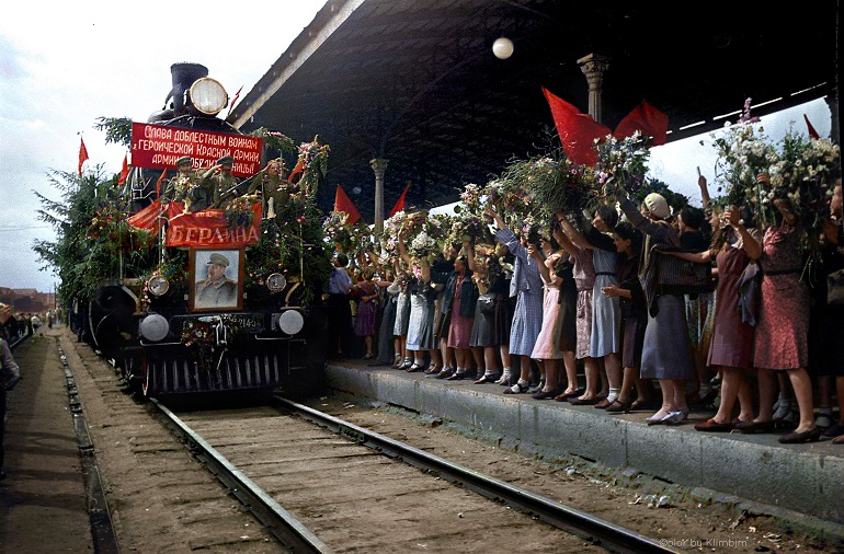 С ДНЁМ ПОБЕДЫ! 9 мая 1945 года, в пригороде Берлина начальником штаба верховного главнокомандования генерал-фельдмаршалом В. Кейтелем от вермахта, заместителем Верховного главнокомандующего маршалом СССР Георгием Жуковым от Красной армии и маршалом ...