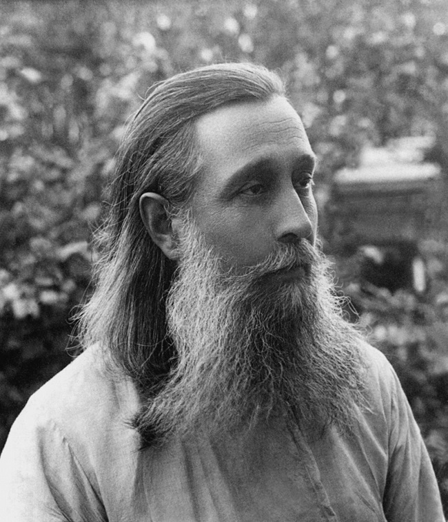 Отец Митрофан Сребрянский (будущий архимандрит и исповедник Сергий), ближайший друг и духовник великой княгини Елизаветы Федоровны, прожил долгую, полную испытаний жизнь. В 2000 году он был прославлен в лике новомучеников и исповедников Российских...