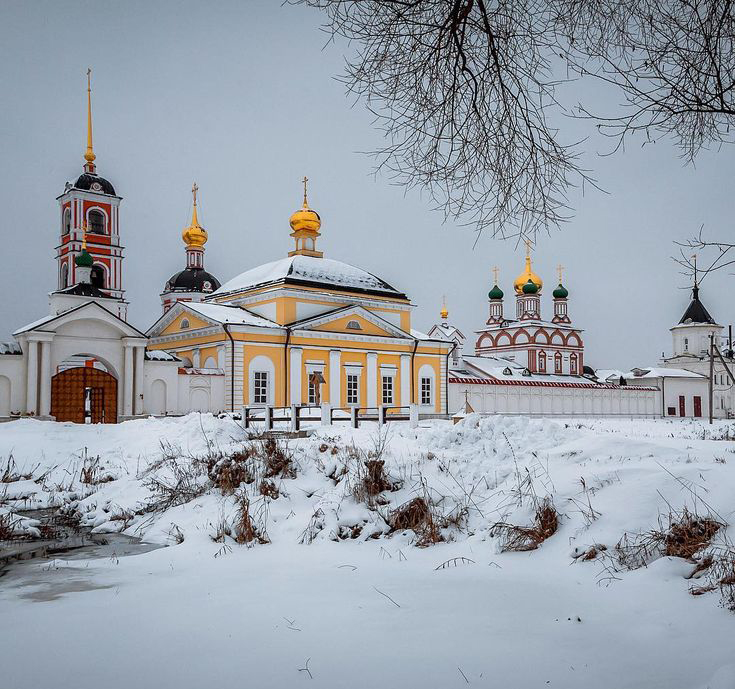 Ростовская земля и по сей день бережно хранит следы пребывания великого русского святого  –  Сергия Радонежского.  Троице-Сергиев Варницкий монастырь стоит на том месте, где находился дом ростовского боярина Кирилла (отца преподобного Сергия), в котором