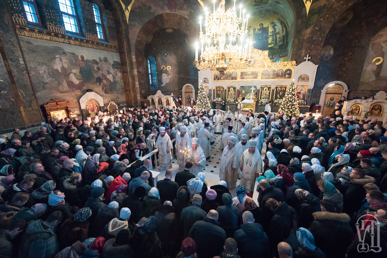 В праздник Богоявления Блаженнейший митрополит Киевский Онуфрий совершил Литургию в Киево-Печерской лавре и освятил воды Днепра