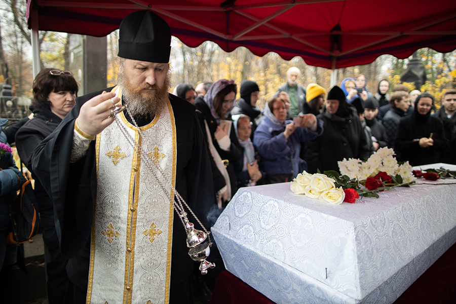 В Троице-Сергиеву лавру перенесены останки духовника обители схиархимандрита Захарии (1850-1936). Старец Зосима (в схиме Захария) совершил множество чудес, засвидетельствованных очевидцами. Он трижды сподоблялся видения Святой Троицы и Богородицы